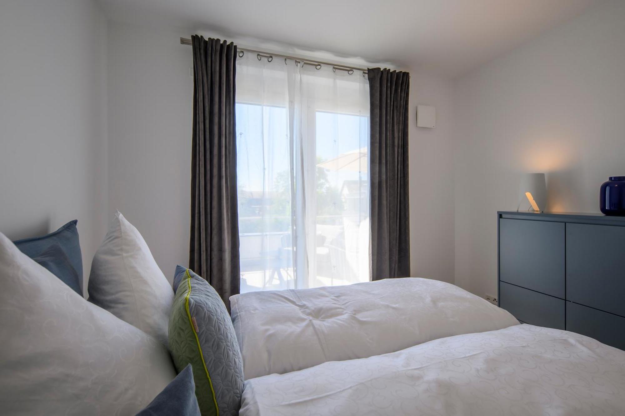 Hotel Heinzler Am See Именстад ам Бодензе Екстериор снимка