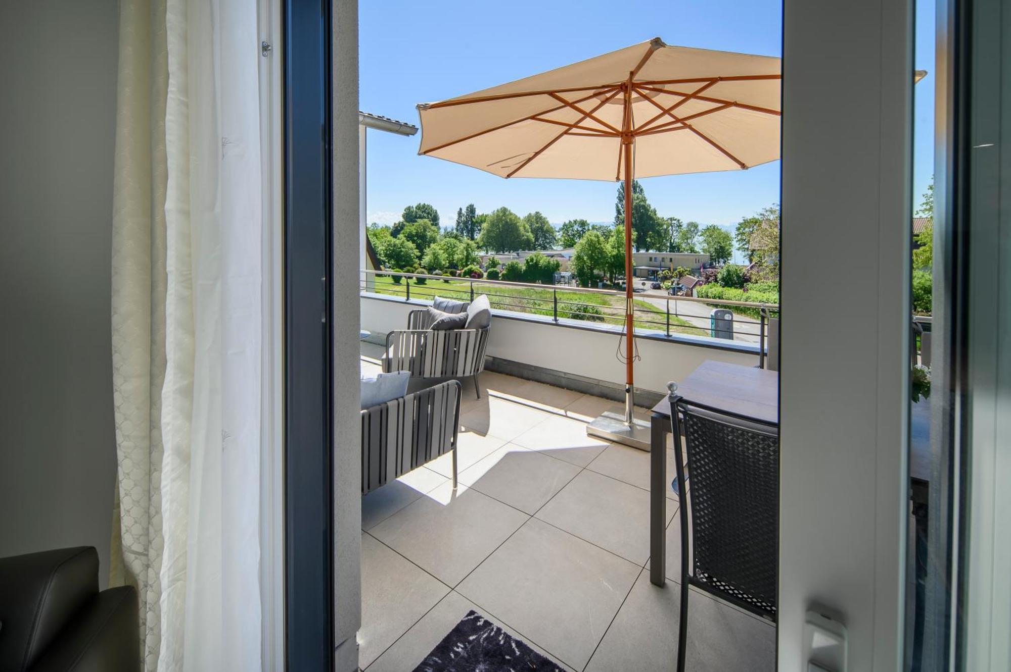 Hotel Heinzler Am See Именстад ам Бодензе Екстериор снимка