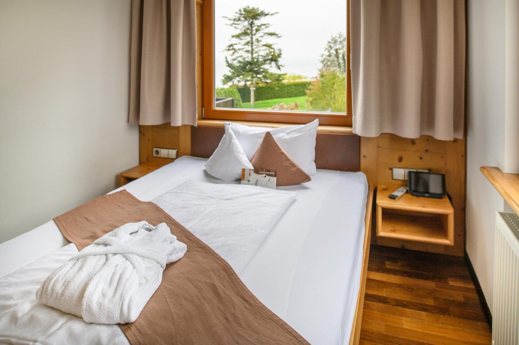 Hotel Heinzler Am See Именстад ам Бодензе Стая снимка
